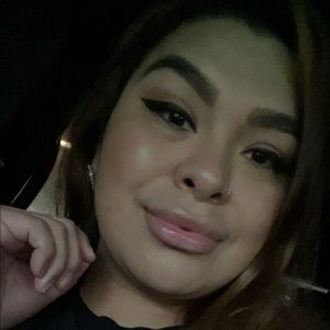 Meet your Posher, Leslie.